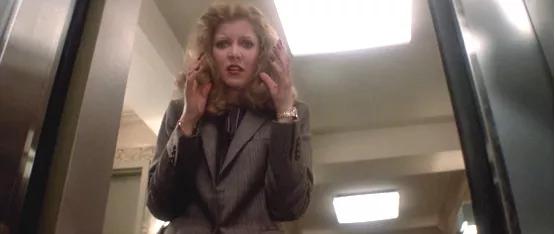 剃刀边缘结局(这部“抄出来”的情色惊悚片) 剃刀边缘结局(这部“抄出来”的情色惊悚片)