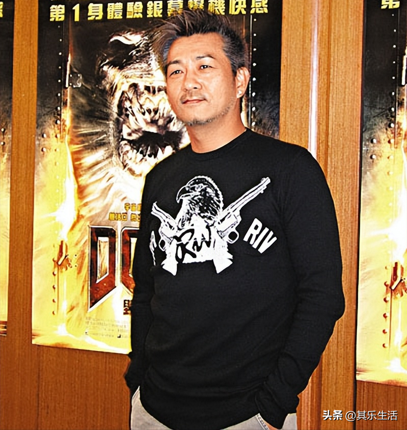 阮佩珍1977年入读丽的电视第四期艺员训练班,同期同学有陈秀雯,谢国雄