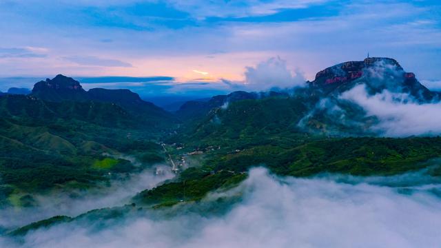 为什么天是蓝的，为什么天空是蓝色的简单回答（天空的颜色）