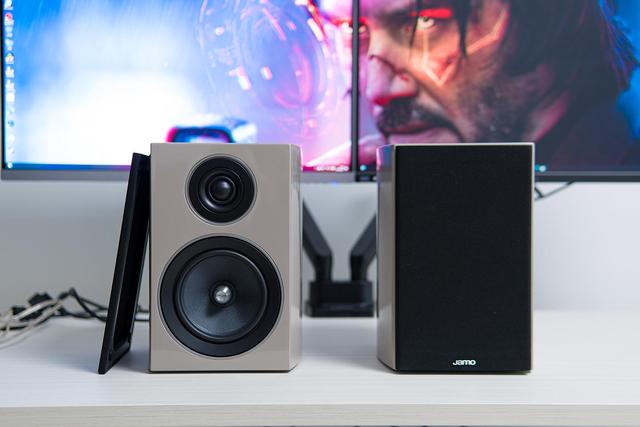 如何实现一台电脑多屏显示，如何实现一台电脑多屏显示同步（双屏无线办公桌面搭建）