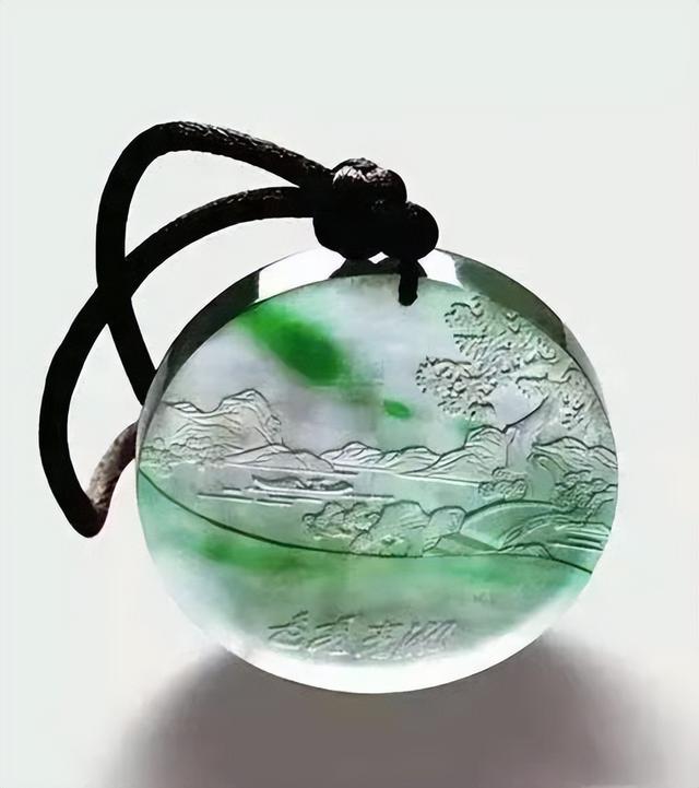 玻璃种翡翠帝王绿,你的翡翠现在还值多少钱