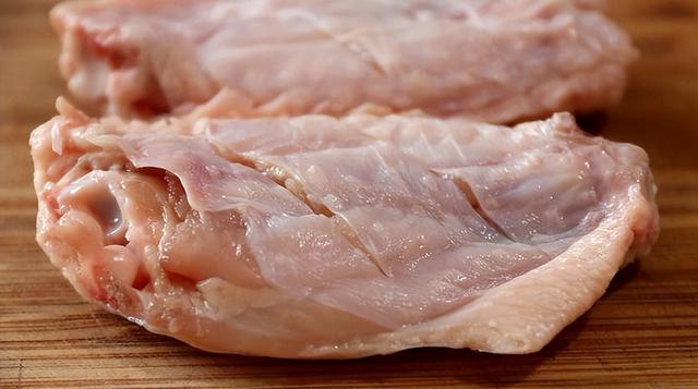 鸡翅的做法大全，鸡翅的做法大全家常红烧鸡翅（夏天出汗多胃口差）