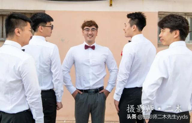 大雾四起 我在无人处爱你 云雾散尽 我爱你人尽皆知，大霆（随着秋天大雾的散尽）