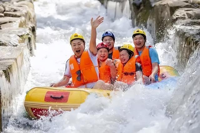 附近游泳馆在哪里最近，天通苑附近哪里有游泳馆（穿丛林越峡谷，比空调屋还凉快）