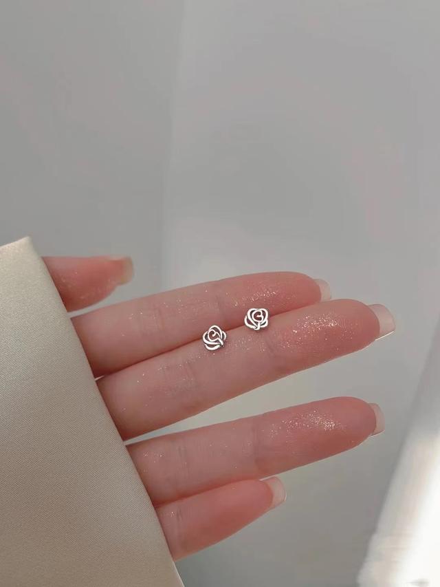 打耳洞后的注意事项，打耳洞后的保养和注意事项（几天后才能摘下原来的耳钉）
