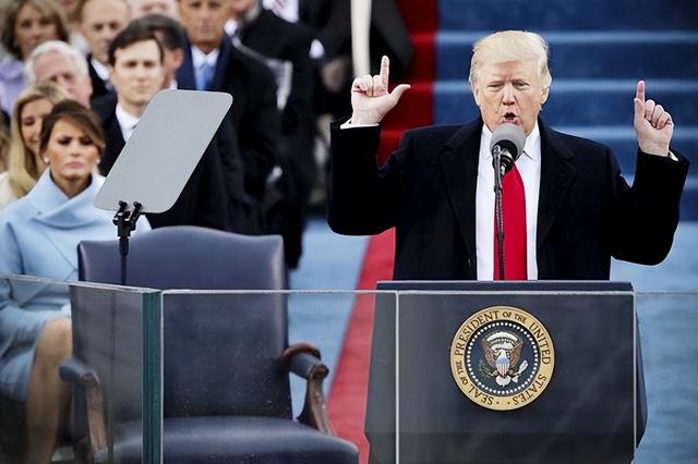 特朗普第一任妻子伊万卡简历，人前美丽端庄的伊万卡