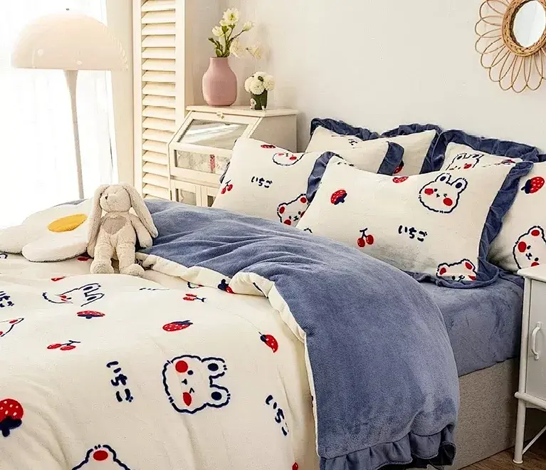 牛奶棉的优点有哪些，牛奶棉和棉花哪个好（为什么大家都偏爱牛奶绒呢）