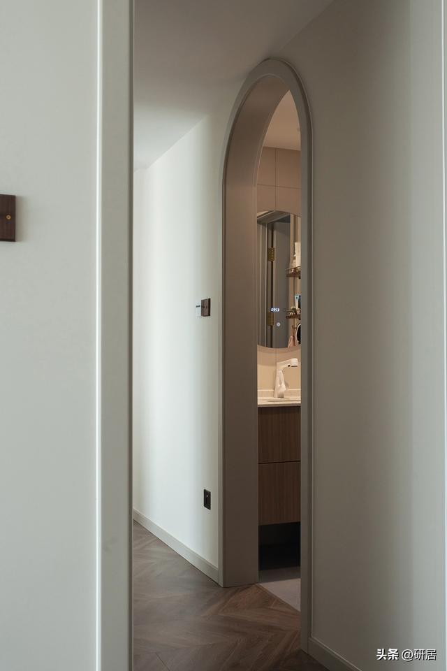 35岁女人穿衣打扮，30到35岁女人穿衣打扮（35岁姐姐的浪漫生活）