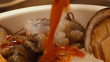 美贝怎么吐沙，2分钟花蛤快速吐沙子（洗白白盖上被子煮一煮）