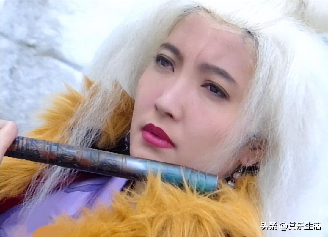 黄碧仁 饰 练霓裳