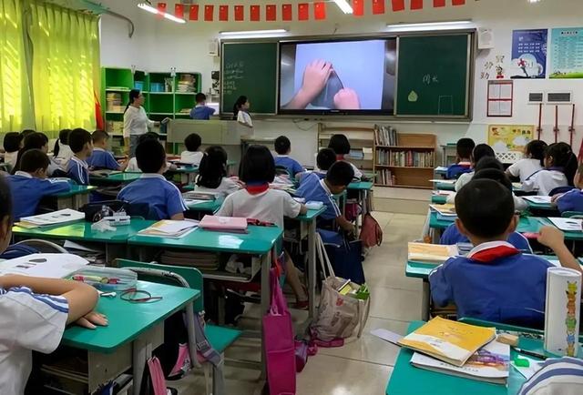 2022年小学入学年龄新政策，2022年幼升小年龄最新政策（2022年以后再无六周岁入学规则）