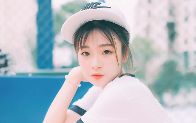 加陌生女孩微信开场白，第一次加陌生女生微信开场白（第一次加女生微信怎么聊天）
