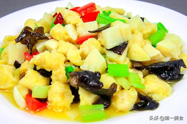 新鲜竹笋的做法，炒新鲜竹笋的家常做法（牢记：1不忘2不放3不吃）