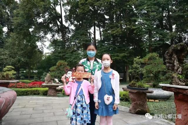 成都市青城山都江堰旅游景区，这个五一青城山-都江堰景区超火爆