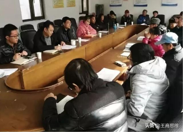 砖家是什么意思，砖家是什么意思一砖头打蒙的家伙（为何他们一发声，百姓就要开骂）