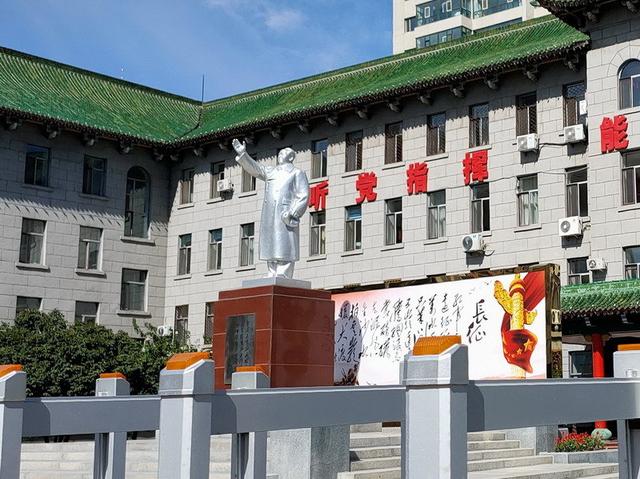 哈尔滨斯大林公园，防洪纪念塔、斯大林公园、友谊宫