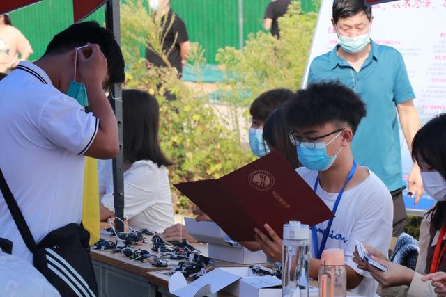 河南水利与环境职业学院，2021级河南水利与环境职业学院新生开学时间和入学指南及入学军训考试（河南水利与环境职业学院7000余名小萌新来啦）