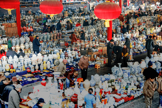 潘家园古玩市场，从地摊到闻名的潘家园市场