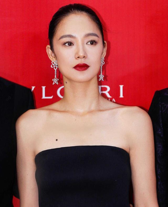 优雅女性发型图，不要选大背头、大妈卷