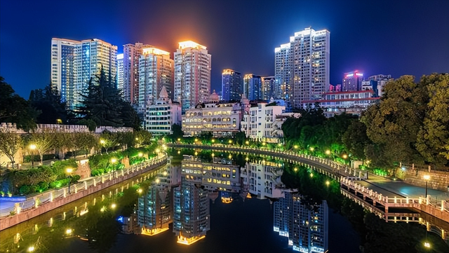 贵阳旅游景点大全必去处，贵阳周边的旅游景点大全（贵阳市区必去的5个景点）