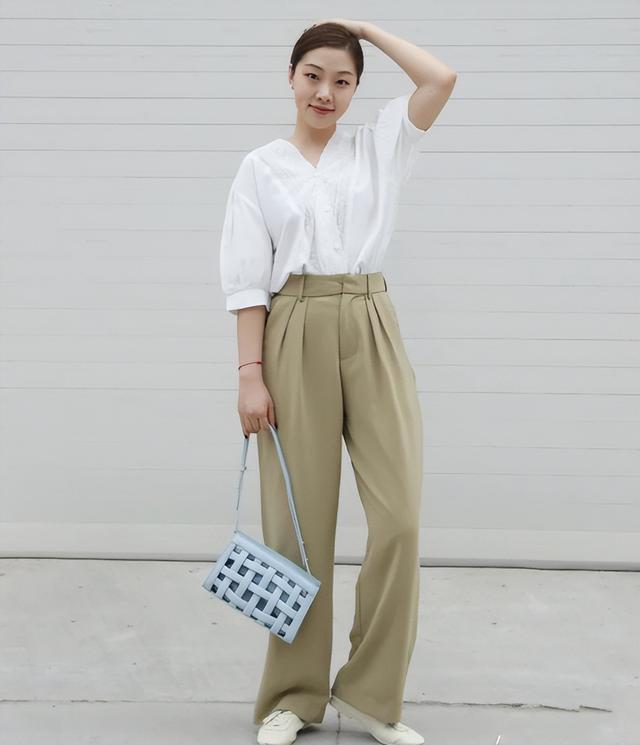 胖女人夏天穿什么衣服最好看，夏天胖人穿什么衣服好看（今夏“赫本衫”很流行）