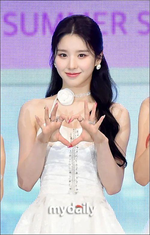 美图美图，美图美图壁纸（肤白貌美大长腿魅力不可小觑）