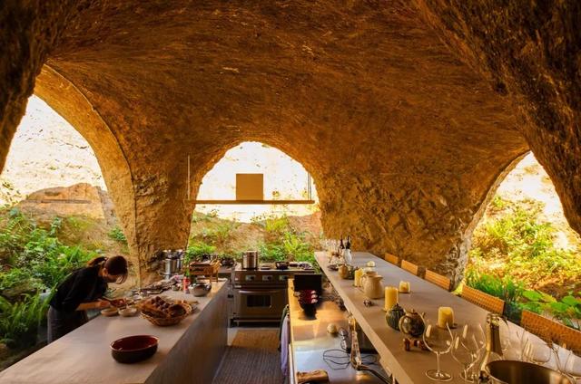 石上纯也的作品有哪些，石上纯也新作：洞穴餐厅与住宅