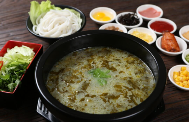 云南特产有哪些，云南特产有哪些首饰玉（云南最有名的8种名小吃）