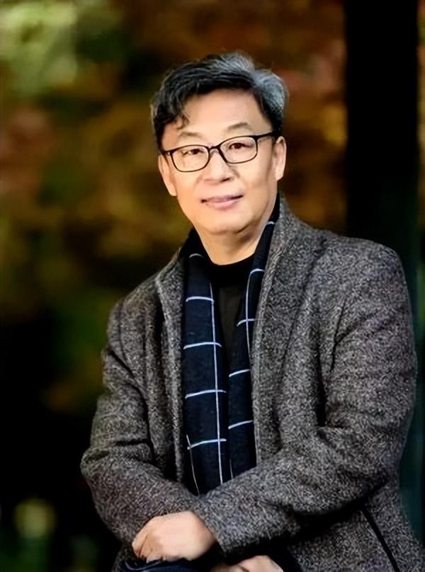 我国著名的书法家有哪些，我国有哪些著名的书法家（十位中国书法家协会会员的书法）