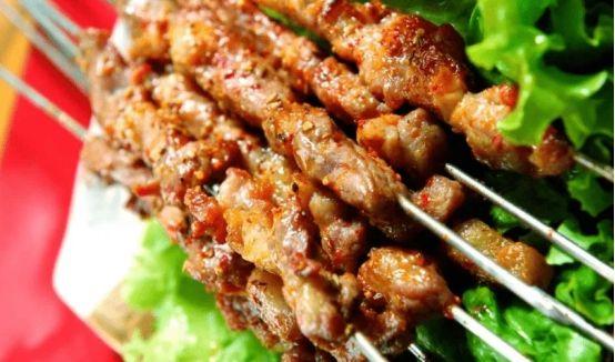 烤烧烤的香味可以用什么词语形容，形容烧烤香气扑鼻的句子（中国各地烧烤特色，你知道几个）