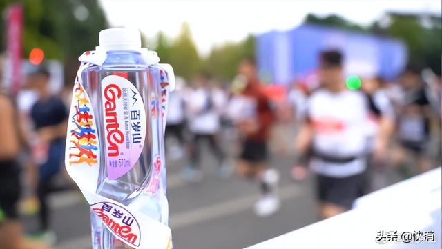 百岁山是哪个国家的，水中贵族百岁山是哪个国家的（百岁山长期主义背后的民族情和民生味）