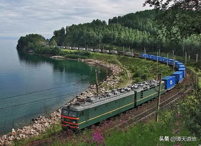 第一亚欧大陆桥，第二亚欧大陆桥（途经1000多个车站）