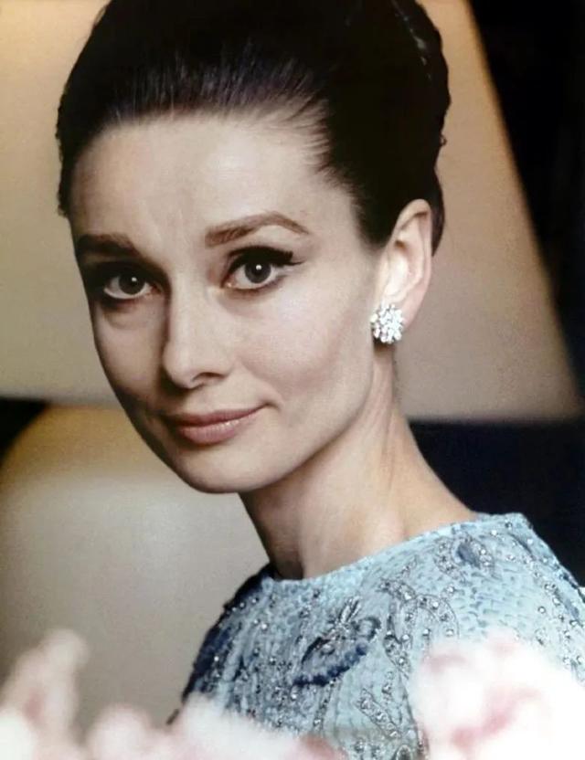 世界十大混血模特，全球最美的10位混血女神