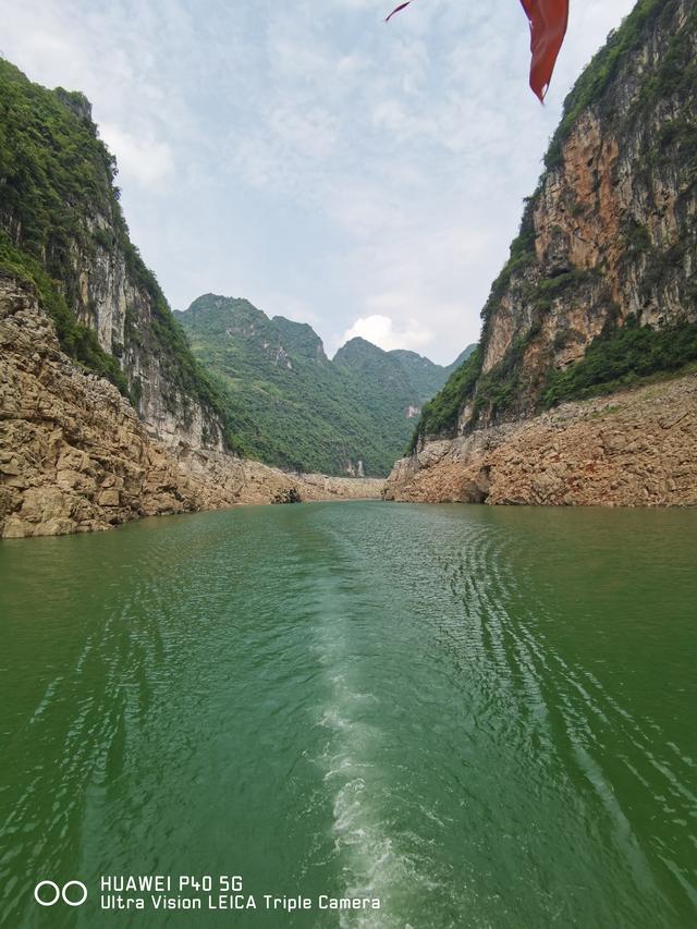 贵州兴义市简介，兴义市简介市区人口（<黔西南布依族苗族自治州>）