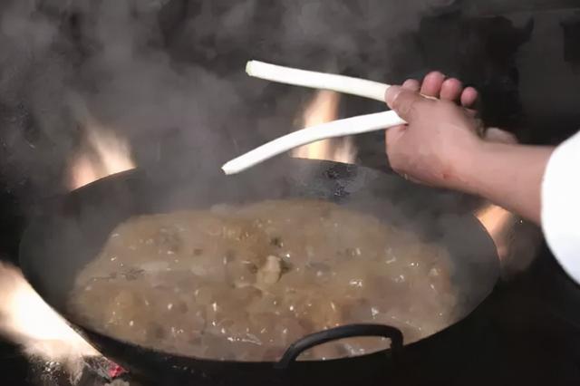 回锅鸡的制作方法，十五秒回锅鸡色泽酱红