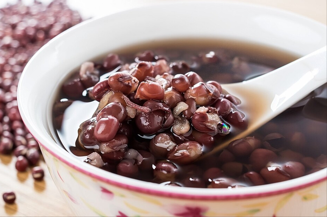 红豆没泡煮多久才会熟，红豆不泡煮多久才会熟（10分钟软烂开花）