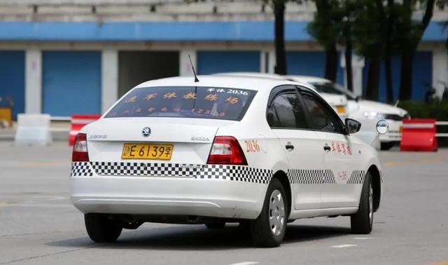 考驾照怎么报名，自学考驾照怎么报名（没考驾照的朋友都笑了）