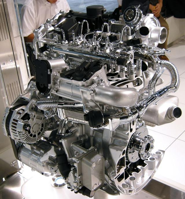 四冲程直列四缸发动机的动力冲程上总是有一个气缸,这与气缸较少的