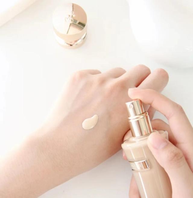 娇兰金钻粉底液，娇兰金钻塑颜粉底液遮瑕力如何（公认好用的5款贵妇粉底液）