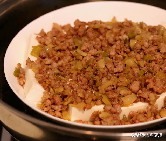 生吃大葱的功效与作用害处，生吃大葱的功效与作用（营养好吃易消化）