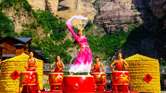 河南宝泉旅游度假区，宝泉在河南什么地方（这个景区为啥这么火）