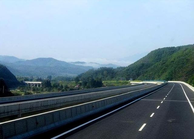 梦想越走越近的演员，梦想越走越近的演员表（其貌不扬却能娶到江珊）