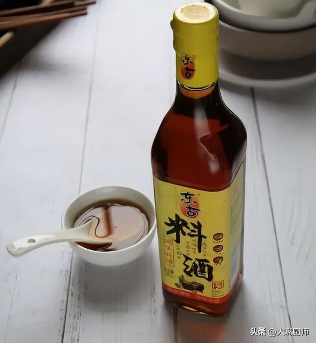调肉馅怎么调好吃又嫩，饺子调肉馅怎么调好吃又嫩（调肉馅最忌放料酒）