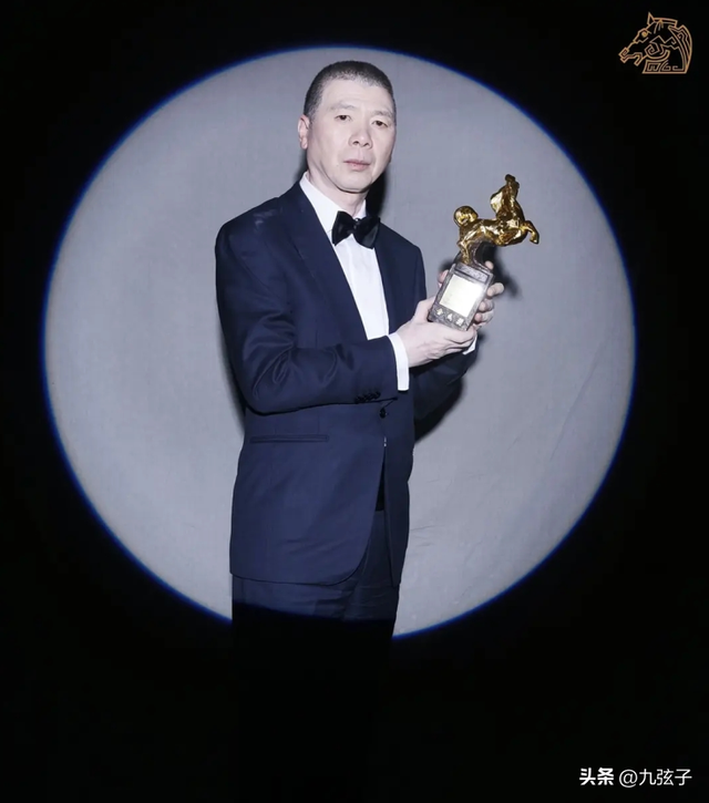 冯小刚为什么叫冯裤子，为啥管冯小刚叫冯裤子（冯小刚还是当初的“冯裤子”）