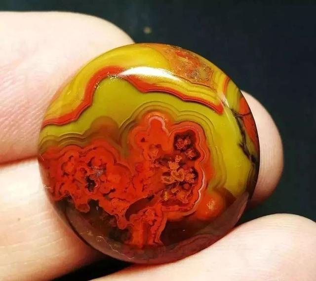 荔枝冻是什么料，荔枝冻是什么料好不（南红和战国红有几毛钱关系）