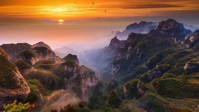 举起手来拍摄地，举起手来拍摄地郭亮村介绍（悬崖上有隐秘古村）