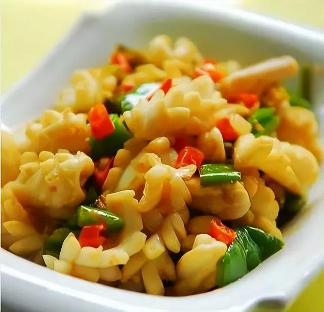 红烧培根金针菇的做法，烧烤培根金针菇的做法（每次做家人都说很好吃）