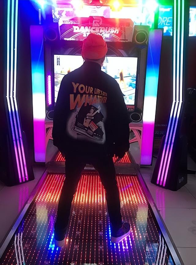 跳舞机基本舞步图解，跳舞机怎么玩视频教程（还记得风靡全球的跳舞机吗）