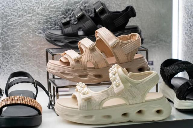 暇步士女鞋价格表，暇步士女鞋价格表和图片（贵友给你夏日不宅家的理由）