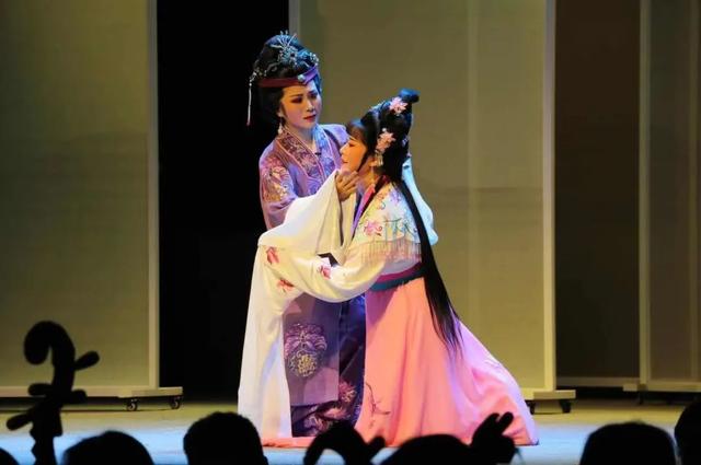 最近新演潮剧有哪些，首个潮剧本科学历班毕业剧目《蝶恋》在汕展演